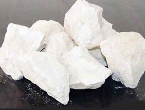 氢氧化钙是一种白色石灰粉末状固体
