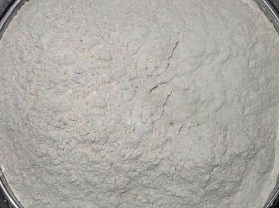 石灰粉末是白色的